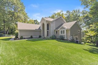 860 Galahad Drive, Brandon Charter Township, MI 48462