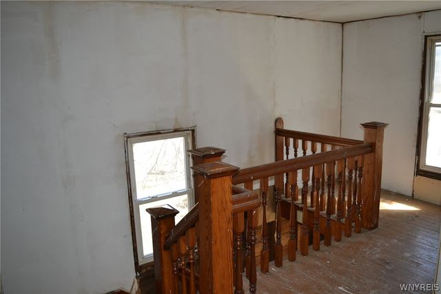 8 Monroe Street, Hanover, NY 14136