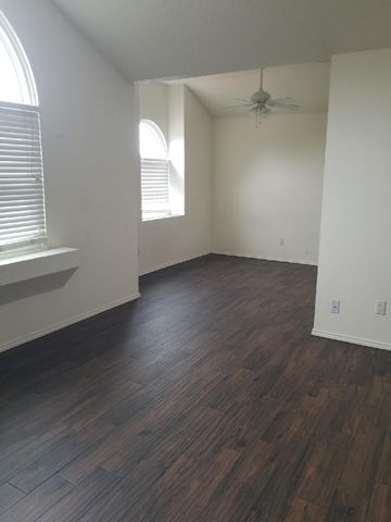 6701 Driffield Circle E, North Richland Hills, TX 76182