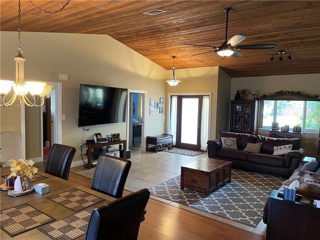 8581 27th Place, Davie, FL 33328