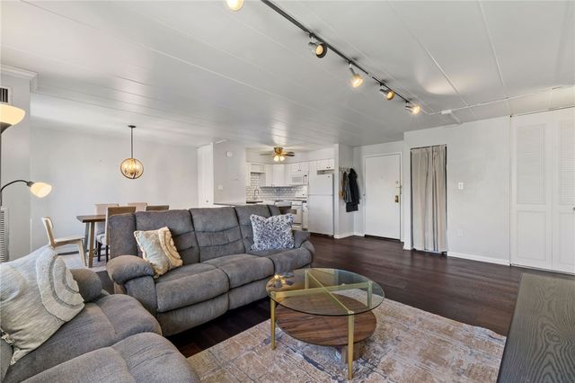 5 Bayard Rd 706, Shadyside, PA 15213