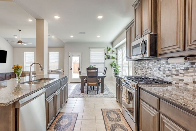 222 Shawnee Trail, Alvarado, TX 76009