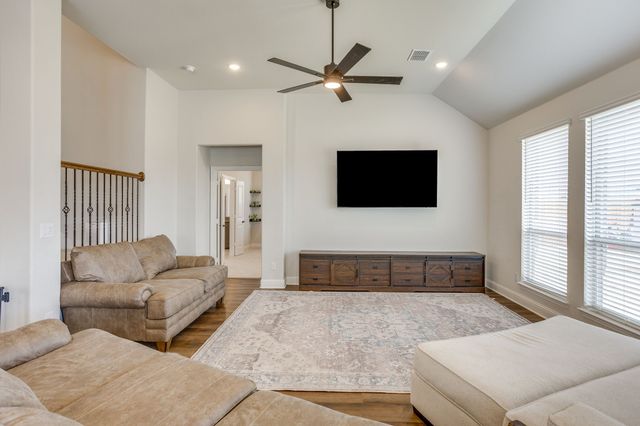 222 Shawnee Trail, Alvarado, TX 76009