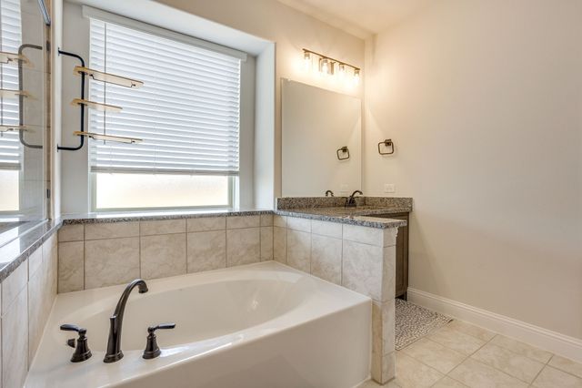 222 Shawnee Trail, Alvarado, TX 76009