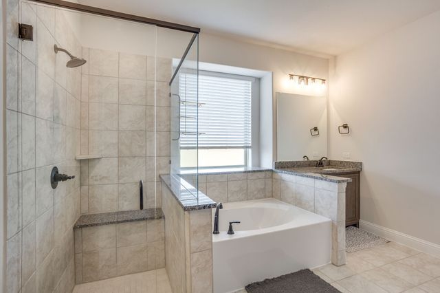 222 Shawnee Trail, Alvarado, TX 76009
