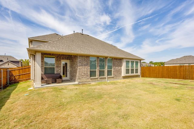 222 Shawnee Trail, Alvarado, TX 76009