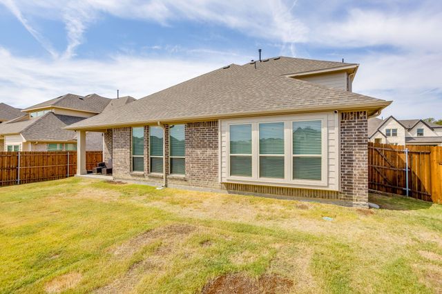 222 Shawnee Trail, Alvarado, TX 76009
