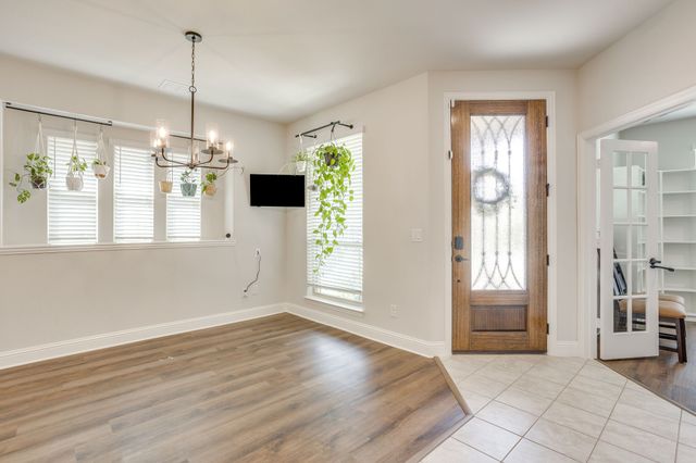 222 Shawnee Trail, Alvarado, TX 76009