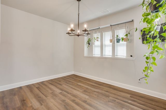 222 Shawnee Trail, Alvarado, TX 76009