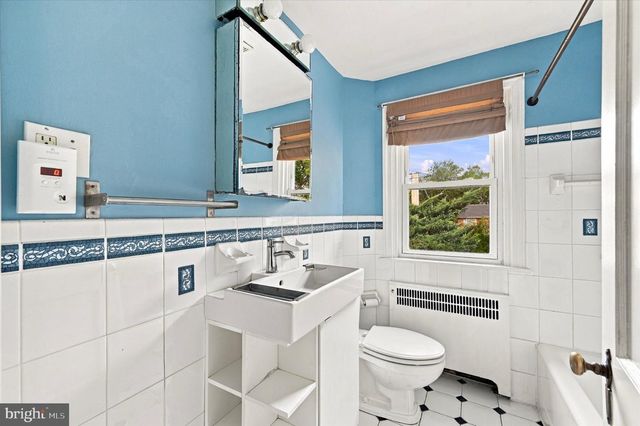 203 CANTERBURY RD, Havertown, PA 19083