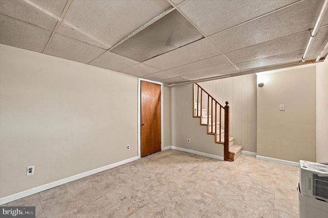 203 CANTERBURY RD, Havertown, PA 19083