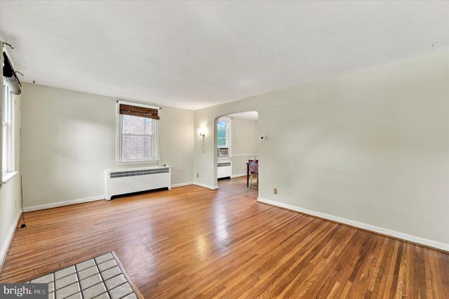203 CANTERBURY RD, Havertown, PA 19083