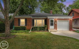 2024 Manchester Boulevard, Grosse Pointe Woods, MI 48236