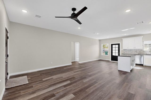 500 Ennis Scott Street, Ferris, TX 75125