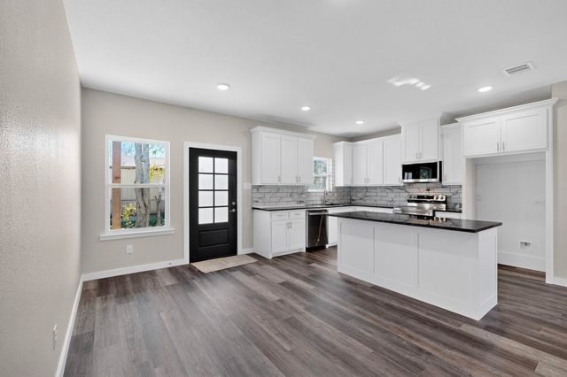 500 Ennis Scott Street, Ferris, TX 75125