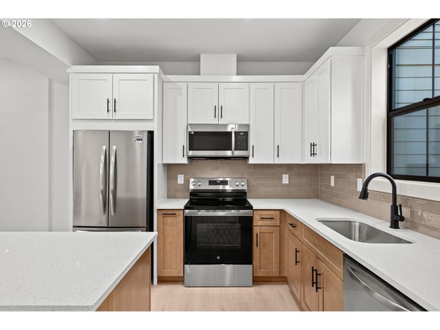 3793 Sw Iowa St, Portland, OR 97221