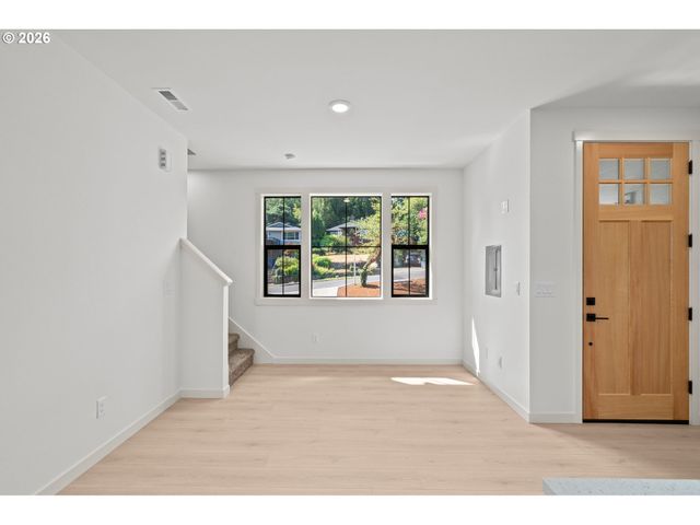 3793 Sw Iowa St, Portland, OR 97221