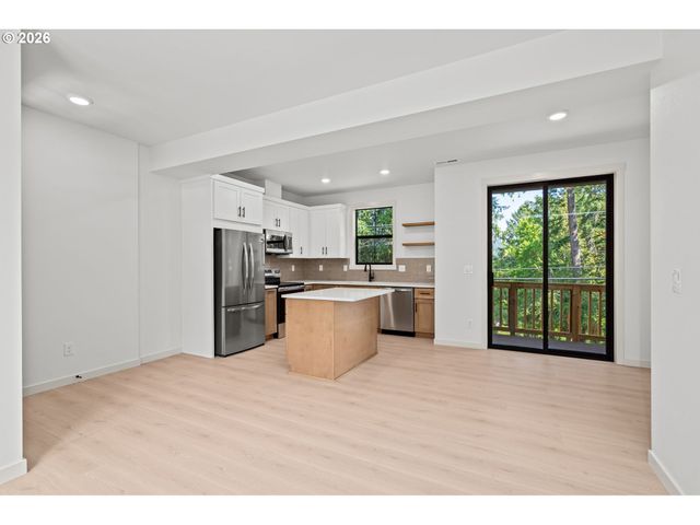 3793 Sw Iowa St, Portland, OR 97221