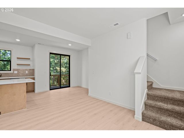 3793 Sw Iowa St, Portland, OR 97221