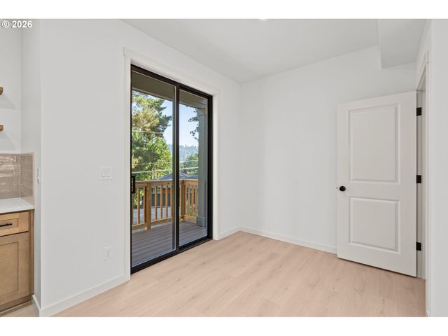 3793 Sw Iowa St, Portland, OR 97221