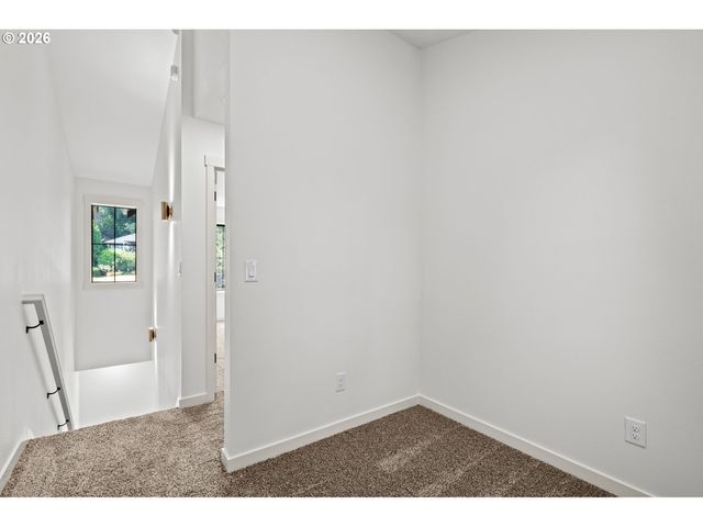 3793 Sw Iowa St, Portland, OR 97221