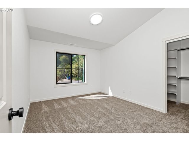 3793 Sw Iowa St, Portland, OR 97221
