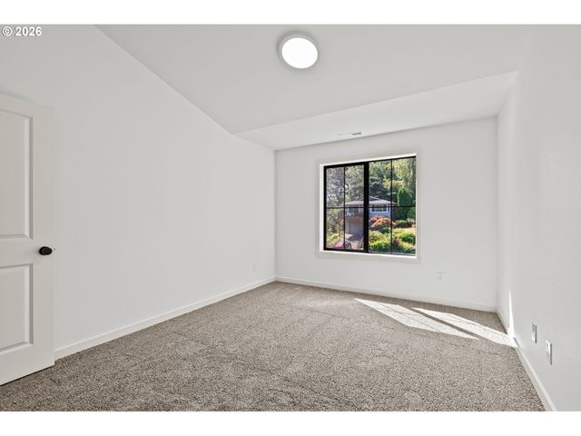 3793 Sw Iowa St, Portland, OR 97221