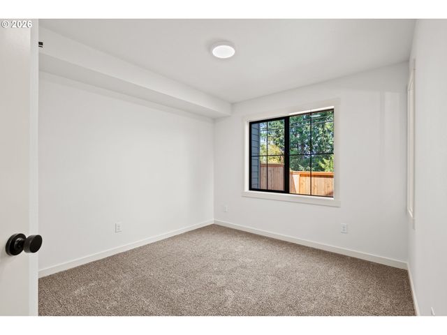 3793 Sw Iowa St, Portland, OR 97221