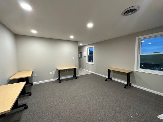 160 Main St 8, Haverhill, MA 01830