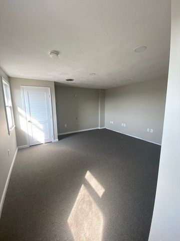 160 Main St 8, Haverhill, MA 01830