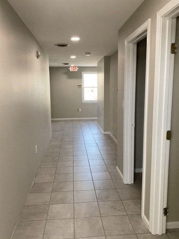 160 Main St 8, Haverhill, MA 01830