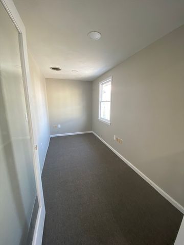 160 Main St 8, Haverhill, MA 01830