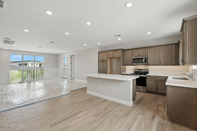2121 W Sonoran Desert Drive 65, Phoenix, AZ 85085