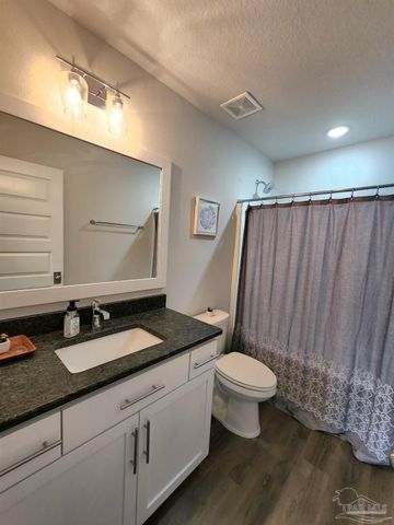 218 Junction Ave, Pensacola, FL 32502