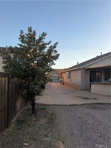 13817 Coolidge, Oak Hills, CA 92344