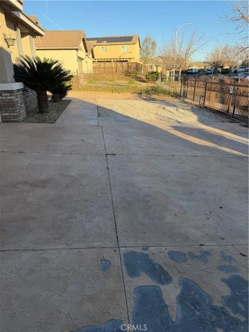 13817 Coolidge, Oak Hills, CA 92344