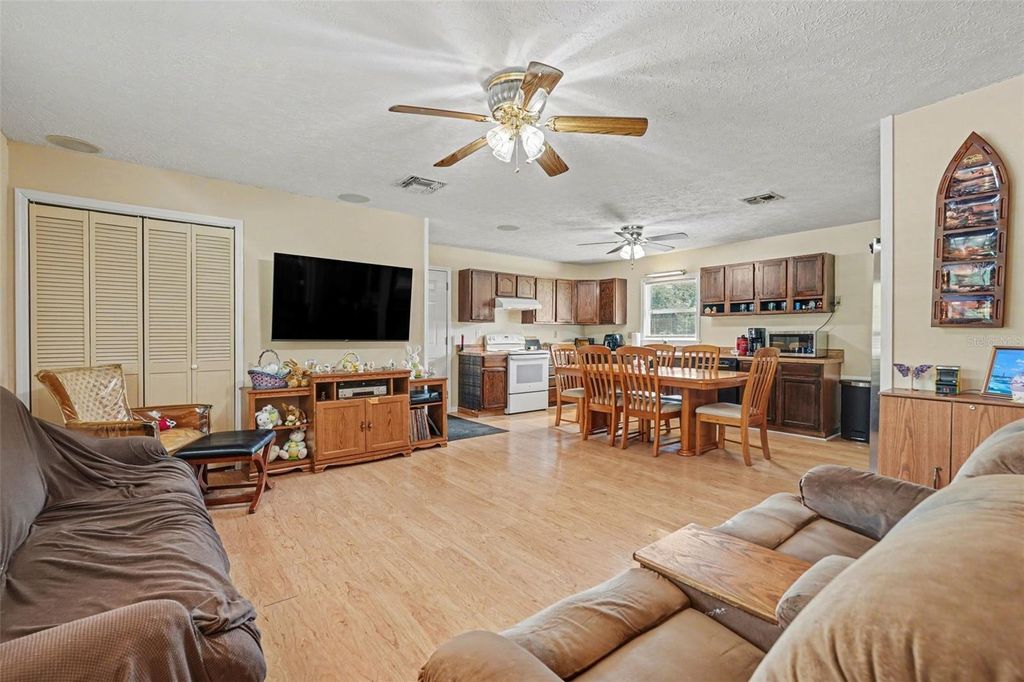 Image 4 of property listing at 4341 ALISON STREET, Brooksville, FL 34602