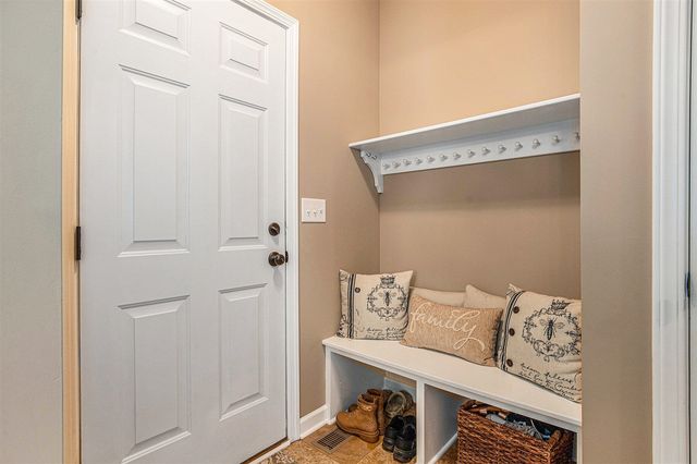 5834 Nile Drive 129, Wyoming, MI 49418