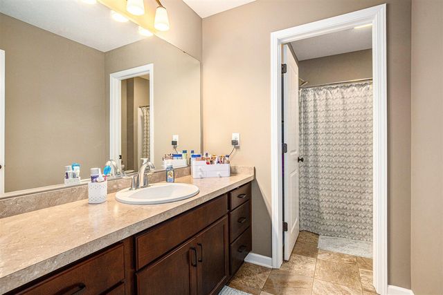 5834 Nile Drive 129, Wyoming, MI 49418