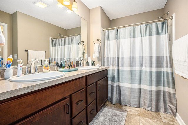 5834 Nile Drive 129, Wyoming, MI 49418