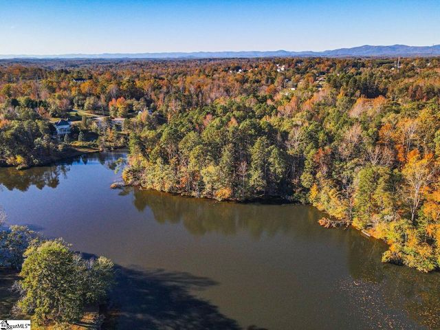 17 Cunningham Point Court, Greer, SC 29651