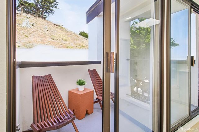 1733 15th Avenue, San Francisco, CA 94122