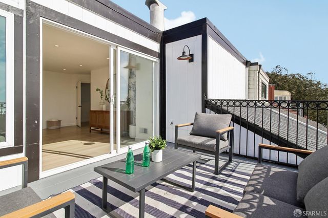 1733 15th Avenue, San Francisco, CA 94122