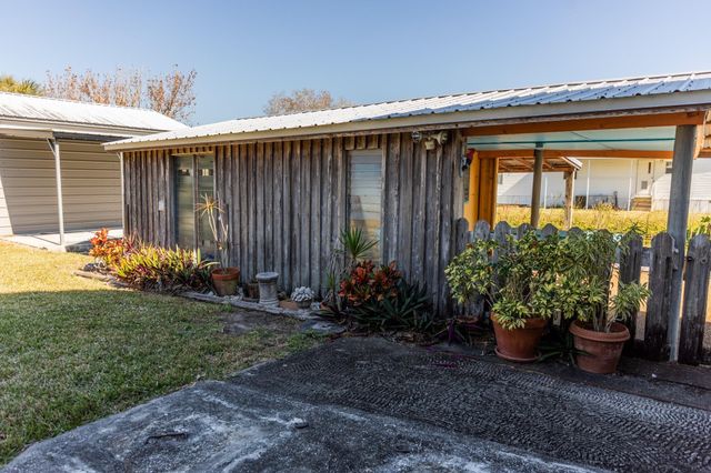 1075 Duck Lane, Okeechobee, FL 34974