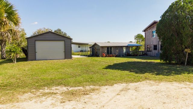 1075 Duck Lane, Okeechobee, FL 34974