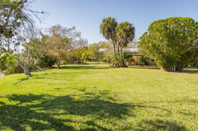 1075 Duck Lane, Okeechobee, FL 34974