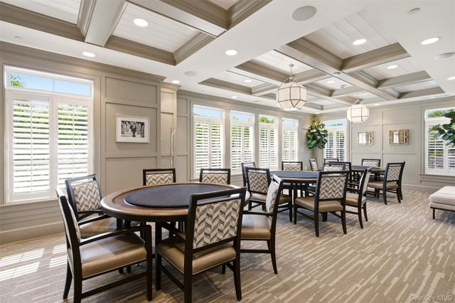 21 Seasons Way, Dix Hills, NY 11746