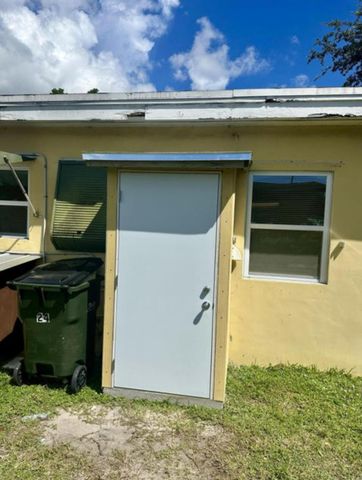 24 SW 10th Avenue, Delray Beach, FL 33444