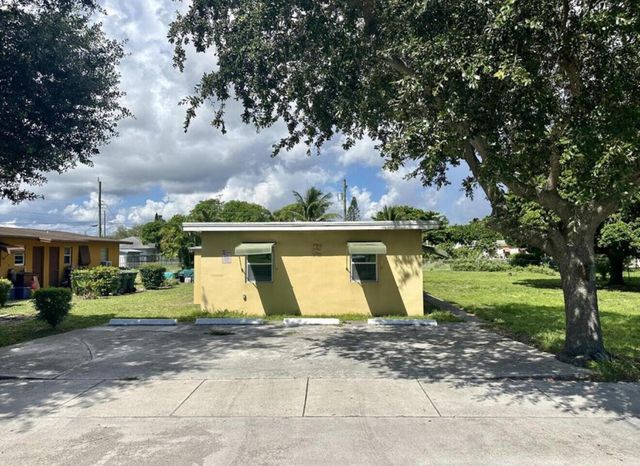 24 SW 10th Avenue, Delray Beach, FL 33444