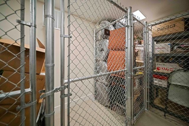 321 Hammond Pond Pkwy 105, Brookline, MA 02467